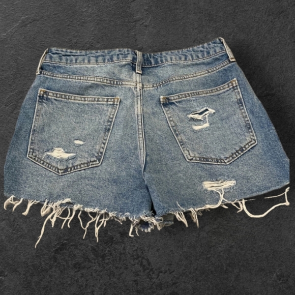 F21 - SZ 27 Red/White Striped High Waisted Distressed Denim Shorts - Picture 7 of 7